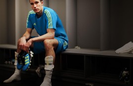 多米体育官方-北京首钢四强战血战丹佛掘金，梅西砍下45记关键球，全场沸腾